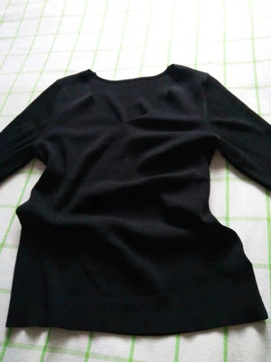 女士冰丝针织衫，v领短袖黑色打底衫插图4