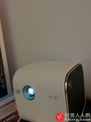 天猫魔屏M1R智能家用投影仪，wifi微型小型投影机