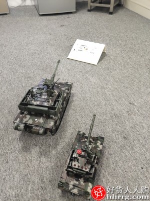 瑞可遥控坦克，履带式金属超大号充电动玩具模型