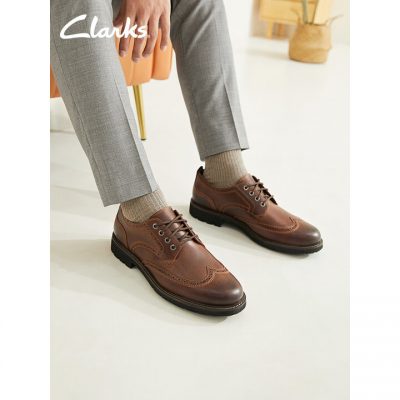 Clarks 其乐 Batcombe 男士英伦复古布洛克雕花德比鞋 261734397